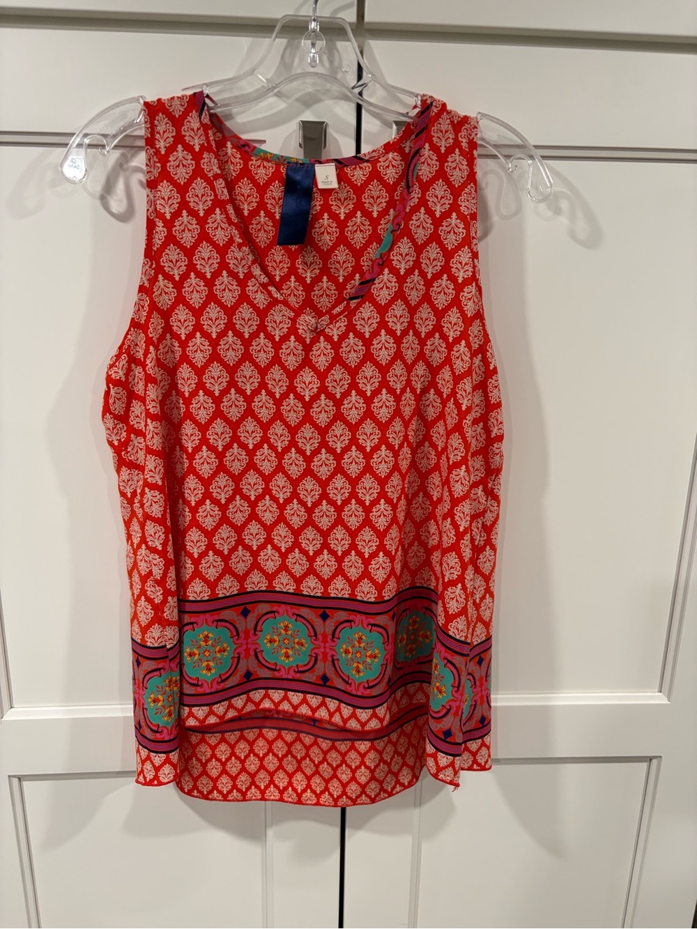 Skies are Blue Sleeveless Red Printed Border Tank Top